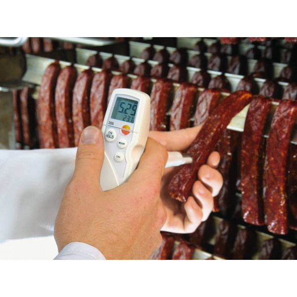 Приборы измерения pH и TPM в фирменном магазине Testo